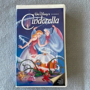 Walt Disney’s Cinderella VHS Black Diamond Classic.